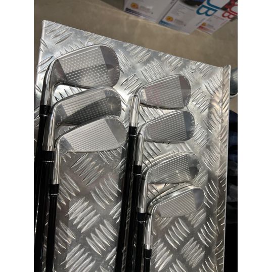 Stealth Irons Graphite Shafts Right CUSTOM 5-PW+AW (Custom 37876) (Used - 5 Star)