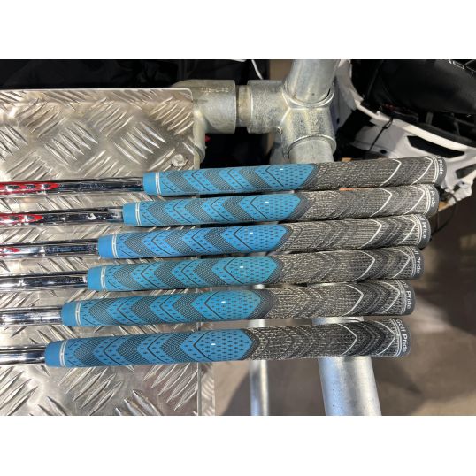 JPX 921 Hot Metal Irons Steel Shafts Right CUSTOM 5-PW (Custom 39056) (Used - 4 Star)