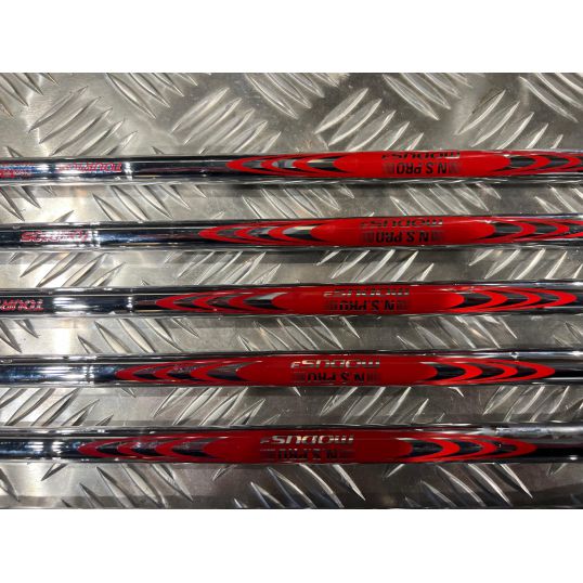 JPX 921 Hot Metal Irons Steel Shafts Right CUSTOM 5-PW (Custom 39056) (Used - 4 Star)