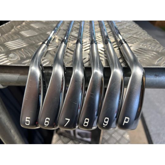 JPX 921 Hot Metal Irons Steel Shafts Right CUSTOM 5-PW (Custom 39056) (Used - 4 Star)