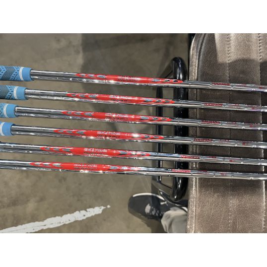 JPX 921 Hot Metal Irons Steel Shafts Right CUSTOM 5-PW (Custom 39056) (Used - 3 Star)