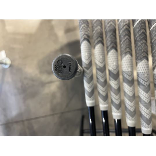 Stealth Irons Graphite Shafts Right CUSTOM 5-PW+AW+SW (Custom 33053) (Used - 3 Star)