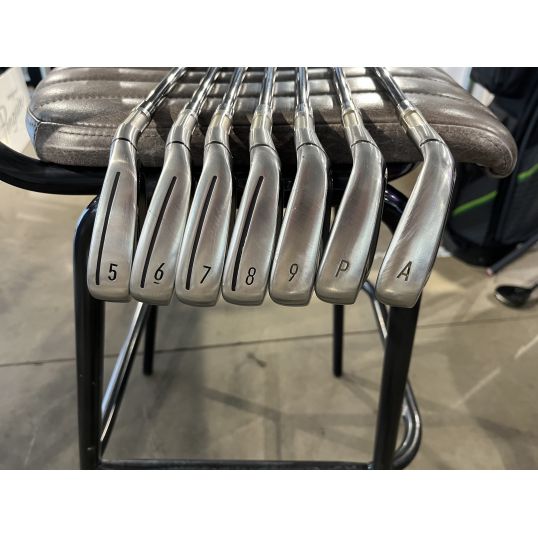 Stealth Irons Graphite Shafts Right CUSTOM 5-PW+AW+SW (Custom 33053) (Used - 3 Star)