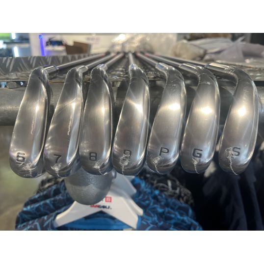 Aerojet Irons Graphite Shafts Right Senior 6-GW+SW (Custom 43467) (Not quite perfect)