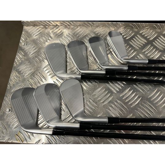 P790 Irons Graphite Shafts Right CUSTOM 4-PW (Custom 44056) (Not quite perfect)