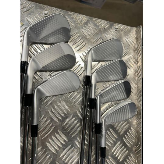 P790 Irons Steel Shafts Right CUSTOM 5-PW (Custom 44058) (Not quite perfect)