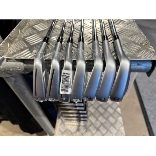 P790 Irons Steel Shafts Right CUSTOM 5-PW (Custom 44058) (Not quite perfect)