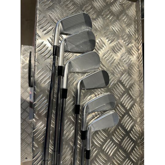 P790 Irons Steel Shafts Right CUSTOM 5-PW (Custom 36358) (Not quite perfect)