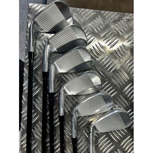 Qi10 Irons Graphite Shafts Right CUSTOM 6-PW+AW (Custom 48984) (Not Quite Perfect)