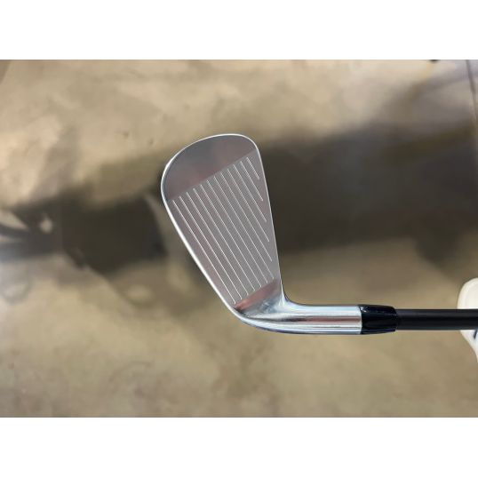 T200 Utility Iron Graphite Shaft Right 2 Hybrid-17 Degree CUSTOM (Custom 49277) (Used - 4 Star)