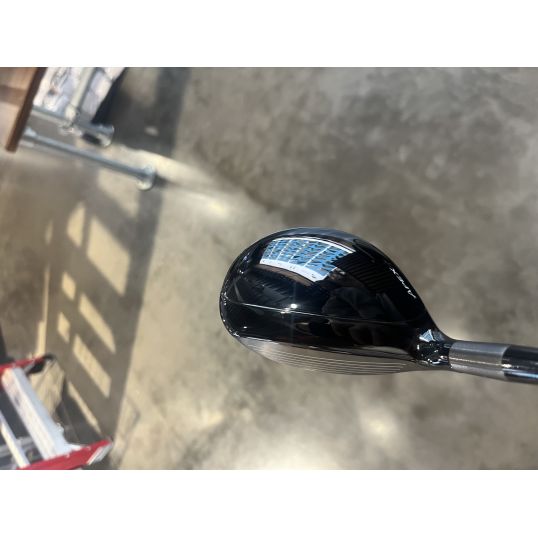 Apex Utility Wood Right 21 Degree Stiff Mitsubishi Tensei AV2 Blue Golf Pride Tour Velvet 360 (Used - 5 Star)
